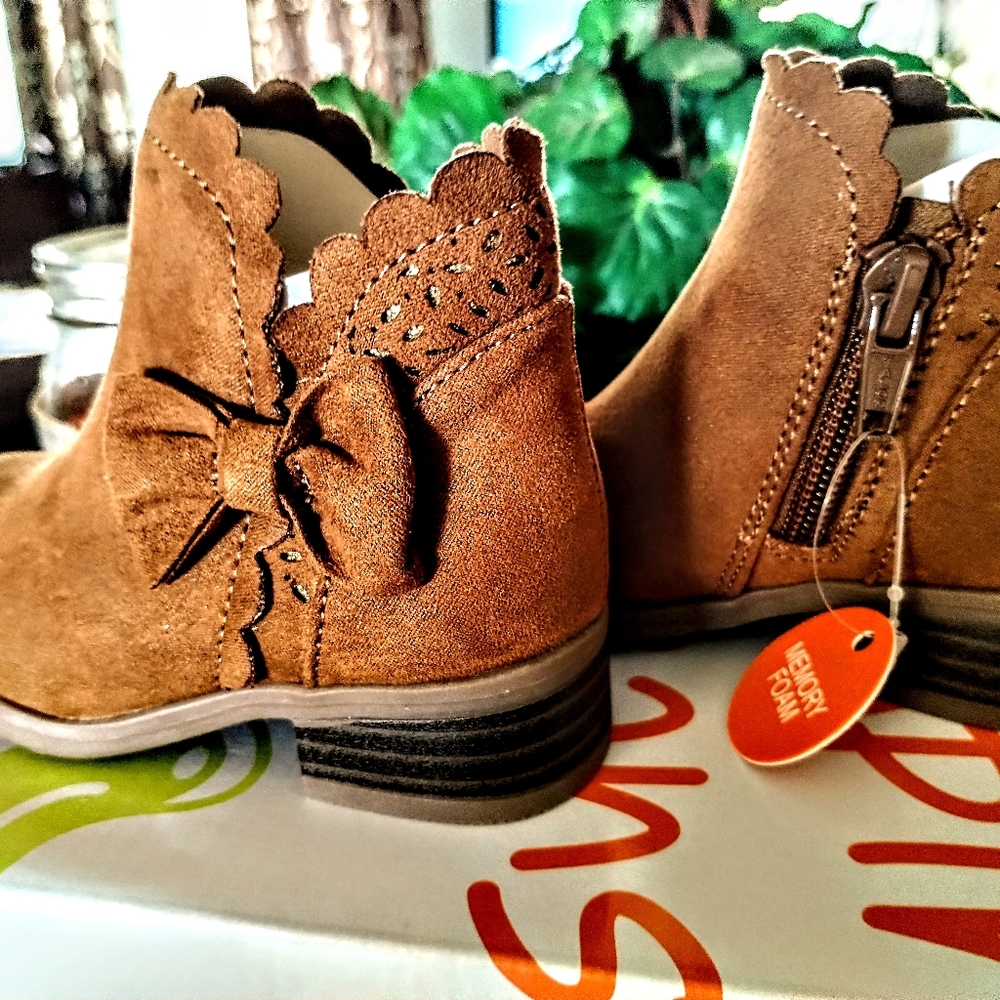 Jumping Bean 12mnth boots